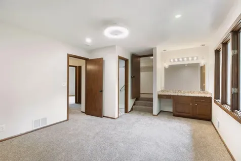 1086 Carlton Drive Shoreview MN 55126