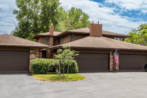 2016 Southfield Court SW Rochester MN 55902