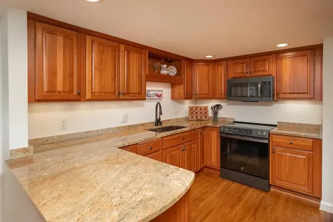 2016 Southfield Court SW Rochester MN 55902
