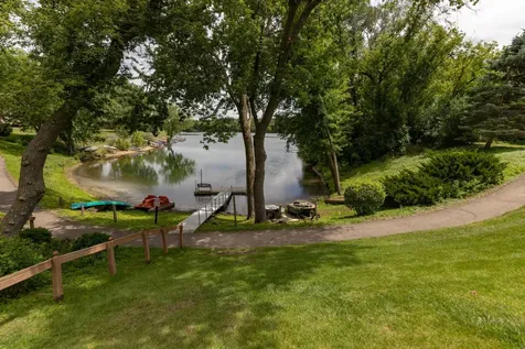 2016 Southfield Court SW Rochester MN 55902