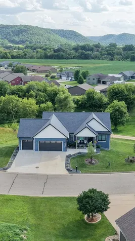 166 Rimrock Road Rollingstone MN 55969