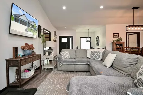 166 Rimrock Road Rollingstone MN 55969