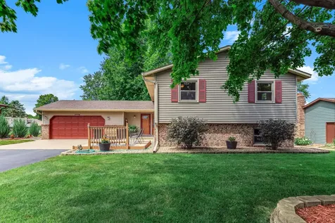 4261 Dunrovin Lane Eagan MN 55123
