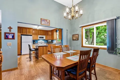 4261 Dunrovin Lane Eagan MN 55123