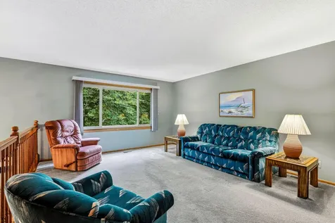 4261 Dunrovin Lane Eagan MN 55123
