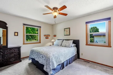 4261 Dunrovin Lane Eagan MN 55123