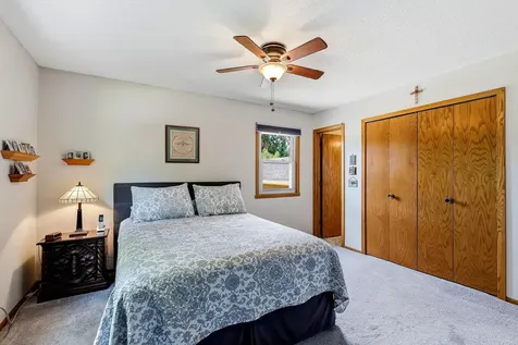 4261 Dunrovin Lane Eagan MN 55123