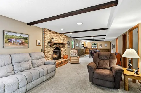 4261 Dunrovin Lane Eagan MN 55123