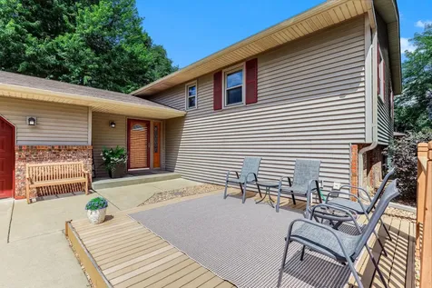 4261 Dunrovin Lane Eagan MN 55123