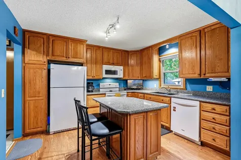 4261 Dunrovin Lane Eagan MN 55123