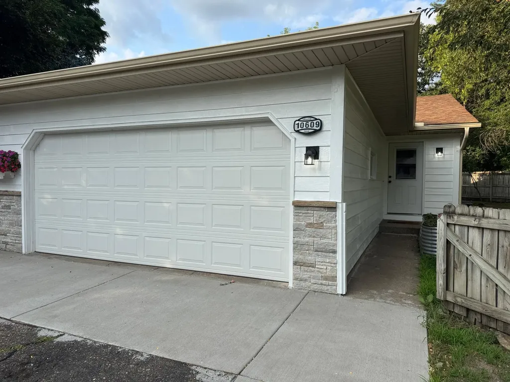 10609 Hummingbird Street NW Coon Rapids MN 55433