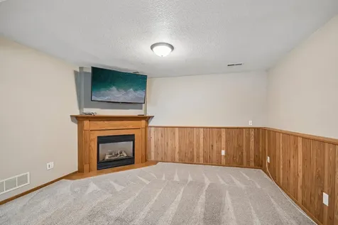 905 Walnut Street Farmington MN 55024