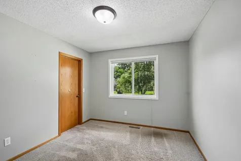 905 Walnut Street Farmington MN 55024