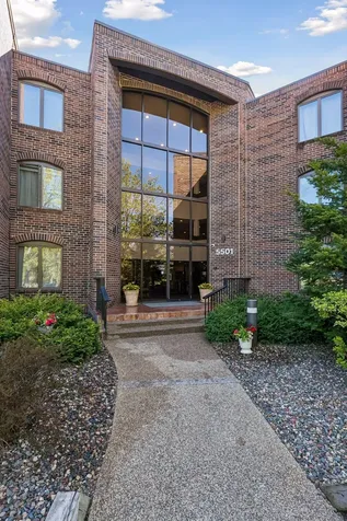 5501 Dewey Hill Road Edina MN 55439