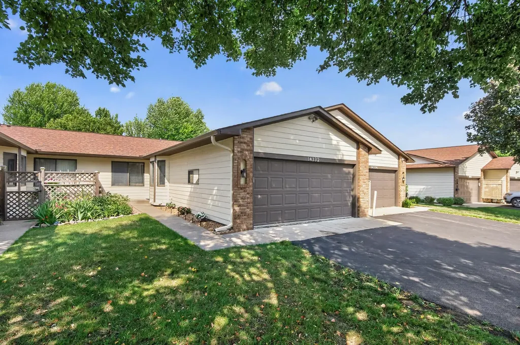 14332 Glenda Drive Apple Valley MN 55124