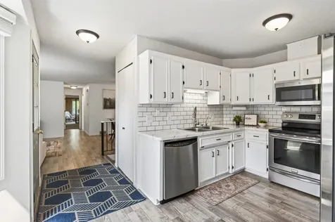 14332 Glenda Drive Apple Valley MN 55124