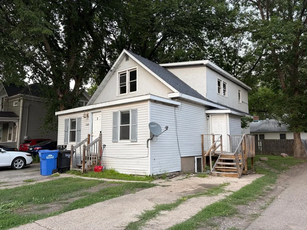 1225 11 1/2 Street N Fargo ND 58102