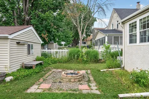 760 Nebraska Avenue E Saint Paul MN 55106