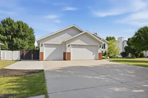 3515 44th Avenue S Fargo ND 58104