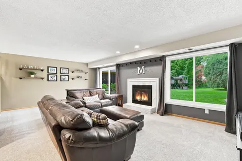 8081 Hidden Circle Chanhassen MN 55317