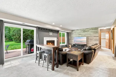 8081 Hidden Circle Chanhassen MN 55317