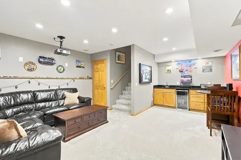 8081 Hidden Circle Chanhassen MN 55317