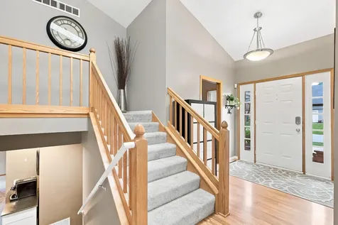 8081 Hidden Circle Chanhassen MN 55317