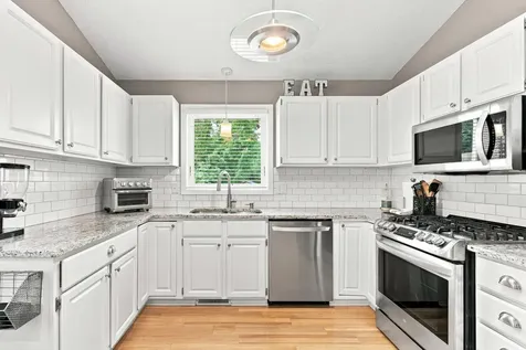 8081 Hidden Circle Chanhassen MN 55317