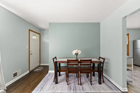 63 Ferndale Street N Maplewood MN 55119