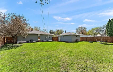 63 Ferndale Street N Maplewood MN 55119