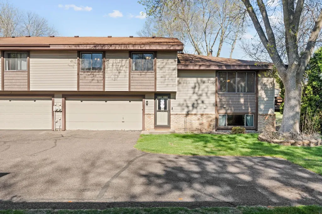 3716 Brookdale Circle N Brooklyn Park MN 55443