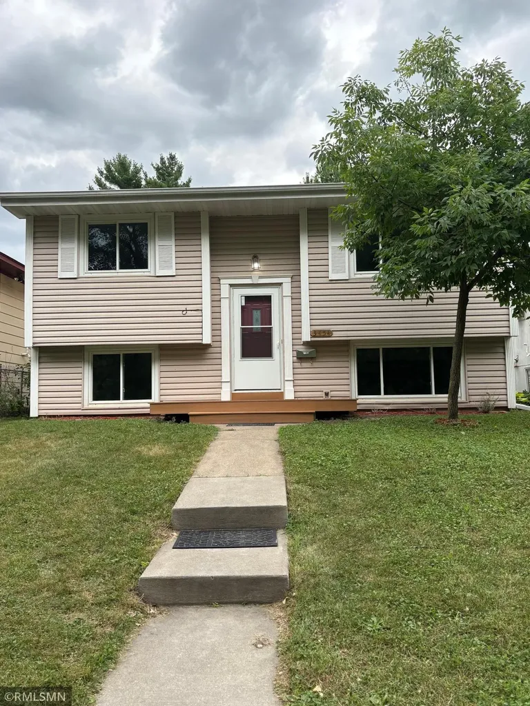 3454 Indiana Avenue N Robbinsdale MN 55422