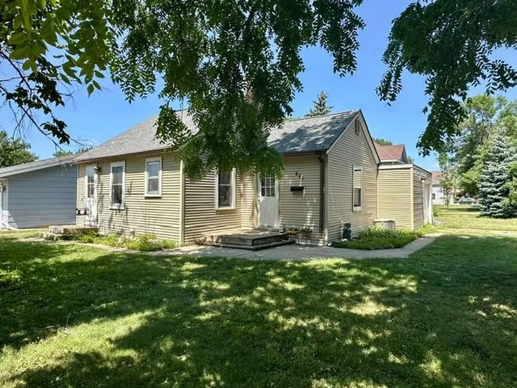 521 5th Avenue E Alexandria MN 56308
