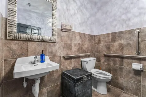 2103 County Road D E Maplewood MN 55109