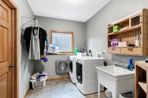 109 Cougar Drive Mankato MN 56001