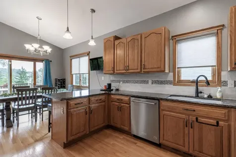 109 Cougar Drive Mankato MN 56001