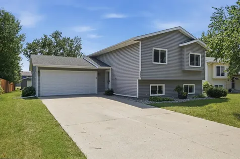 2523 33rd Avenue S Moorhead MN 56560