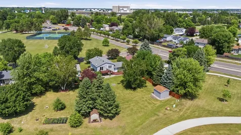 2523 33rd Avenue S Moorhead MN 56560