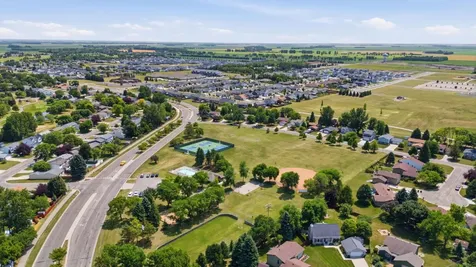 2523 33rd Avenue S Moorhead MN 56560