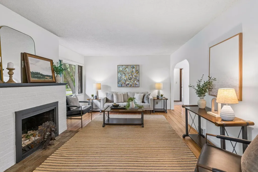 2417 Parkview Boulevard Golden Valley MN 55422
