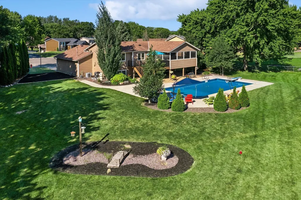 5710 W 139th Street Savage MN 55378