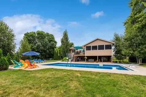 5710 W 139th Street Savage MN 55378