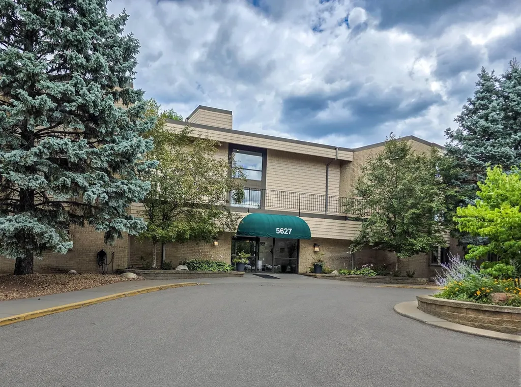 5627 Green Circle Drive Minnetonka MN 55343