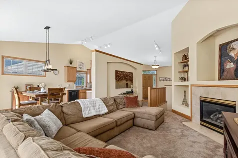 408 Holly Lane N Oakdale MN 55128