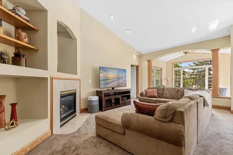 408 Holly Lane N Oakdale MN 55128