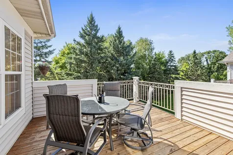 408 Holly Lane N Oakdale MN 55128