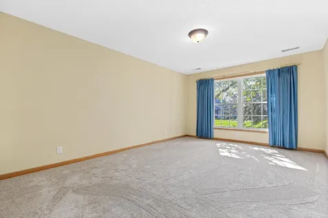 408 Holly Lane N Oakdale MN 55128