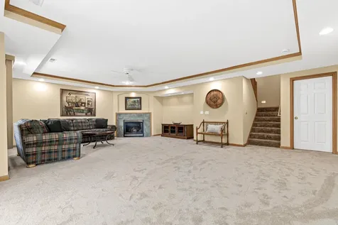 408 Holly Lane N Oakdale MN 55128