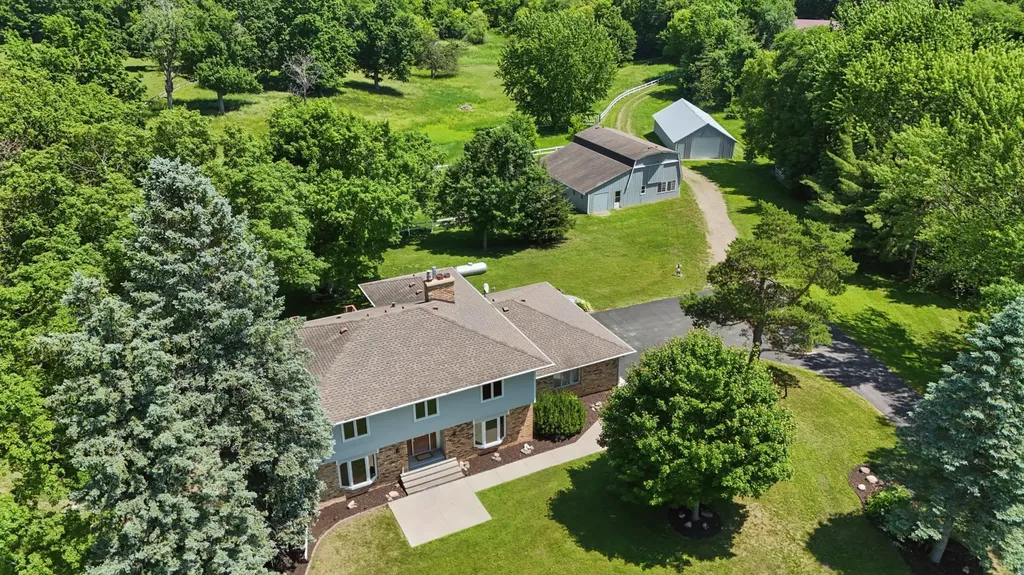 1350 Co Road 92 Maple Plain MN 55359