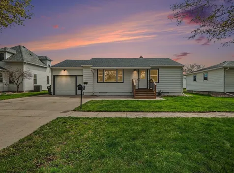 808 N Oakley Street Luverne MN 56156